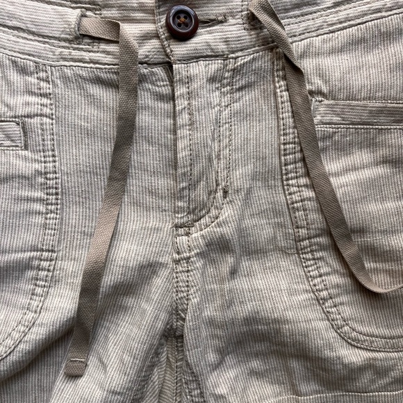 The North Face  :: Linen Beige and White Striped Shorts :: Size 4 - Picture 2 of 12